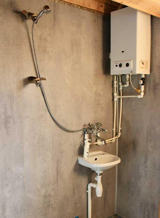 Tretopphytter Pa Grensen - Beverhytta Med Robat Og Gjeddefiske Halden Extérieur photo